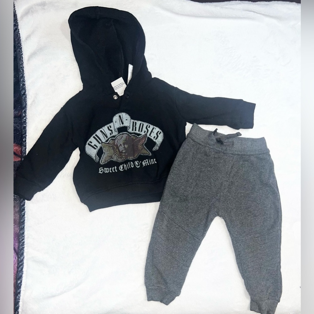 Gundam 2022 Guns & Roses Baby Sweater Pant Set Size 6-9 Mon. Sweet child o’ mine